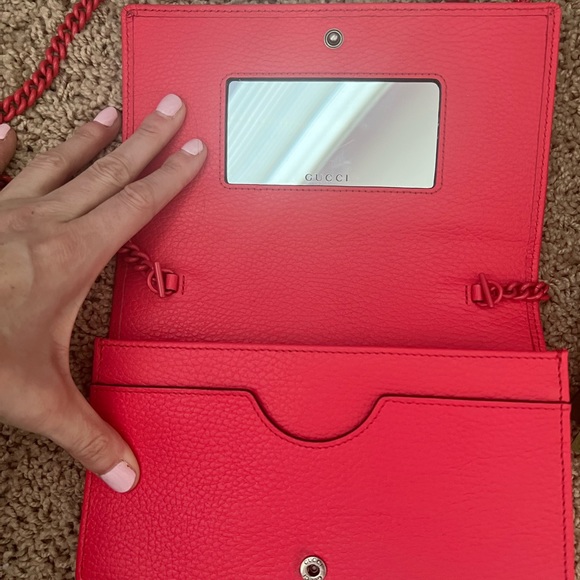 Gucci Marmont Wallet on a Chain. Carried once, perfect condition. - Picture 2 of 4
